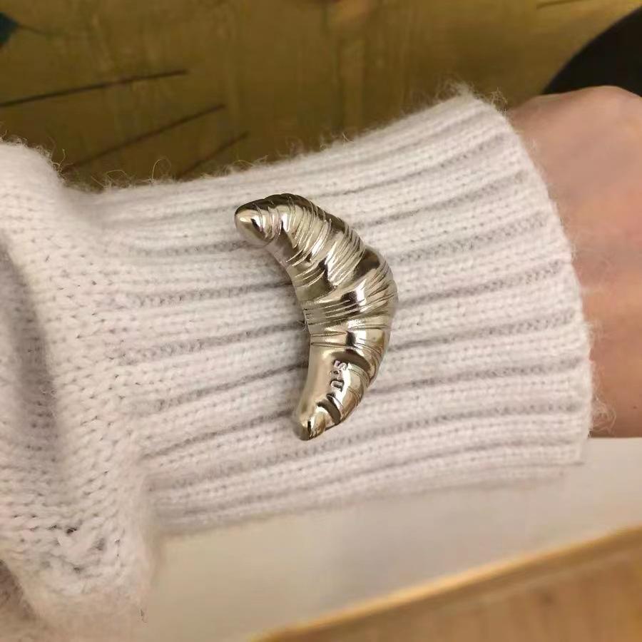 Трендовые Броши-круассаны для мужчин и женщин, металлические булавки для пар, позолоченные, серебряные, корейские, модные, винтажные, роскошные ювелирные изделия, подарки