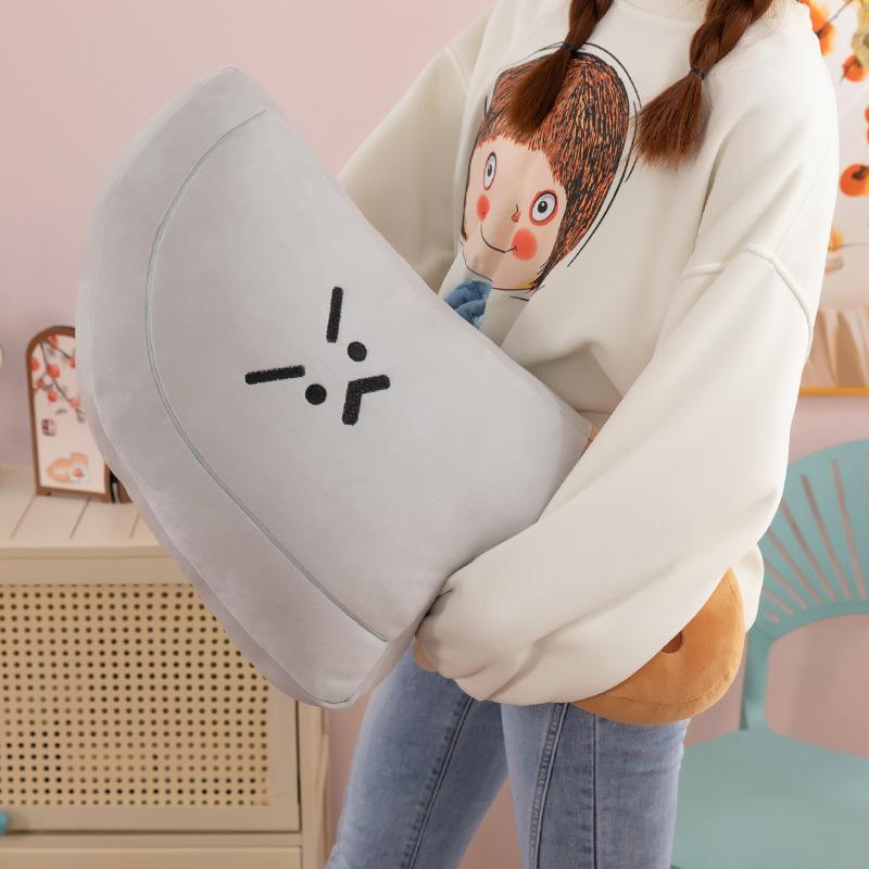Creative abstract knife plush toy throw pillow funny kitchen knife doll machine exchange doll