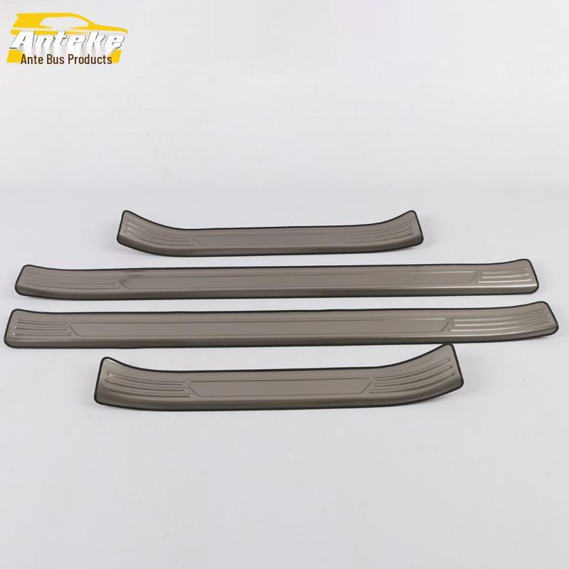 Защитные накладки на пороги и бампер T-Roc для моделей 18+