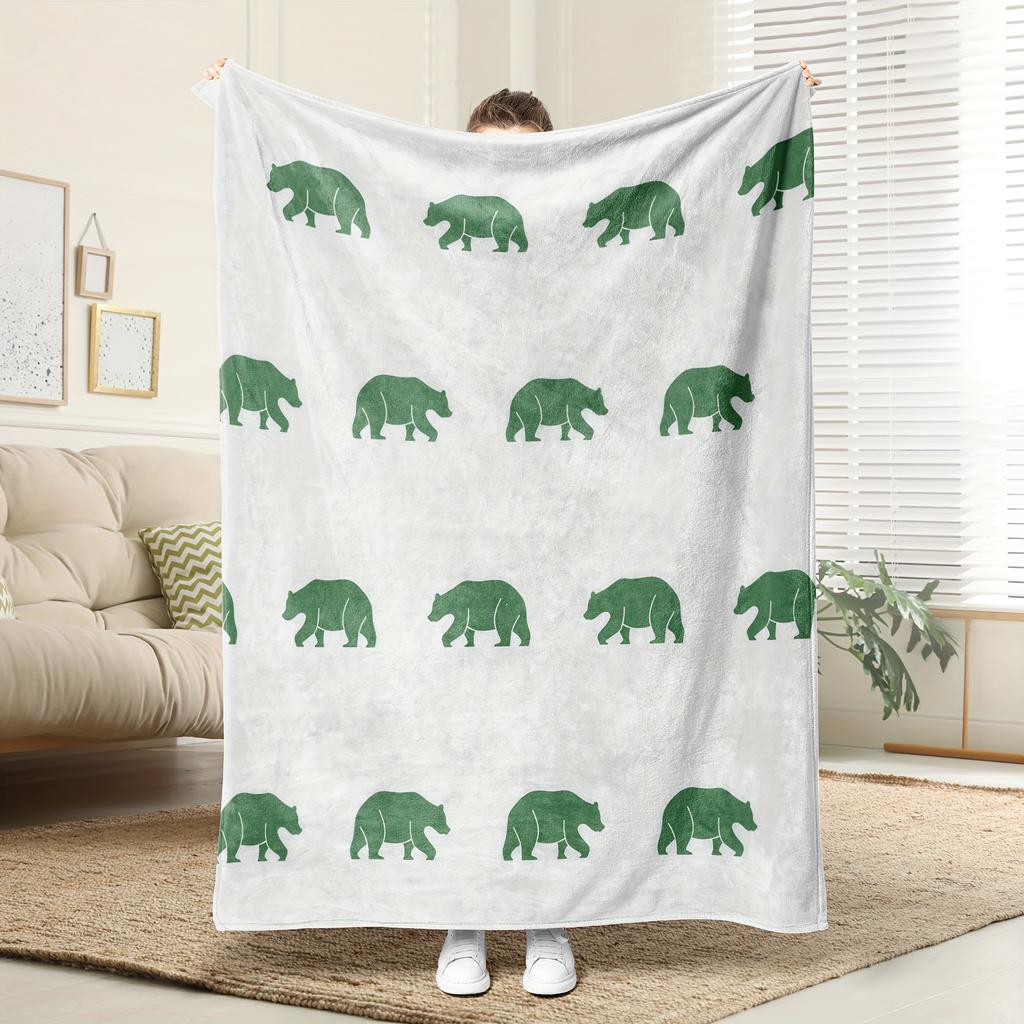 A Comfortable Green Bear Pattern Flannel Blanket, Soft High-Definition Digital Print, All-Season, Family and Friends Gift