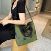 2025 ранняя осень новая повседневная большая вместимость ins студенческая наплечная сумка-тоут двусторонняя рельефная буква холщовая сумка женская