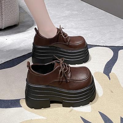 10СМ Женские лакированные кроссовки на платформе на танкетке, женские новые осенние массивные кроссовки, женские туфли для ходьбы на шнуровке с толстой подошвой