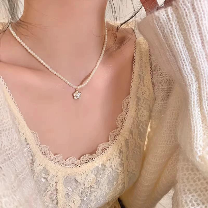 Elegant Pearl Pendant Necklace Women Minimalist Heart Charm Chain Titanium Steel With Gold Plating Lightweight