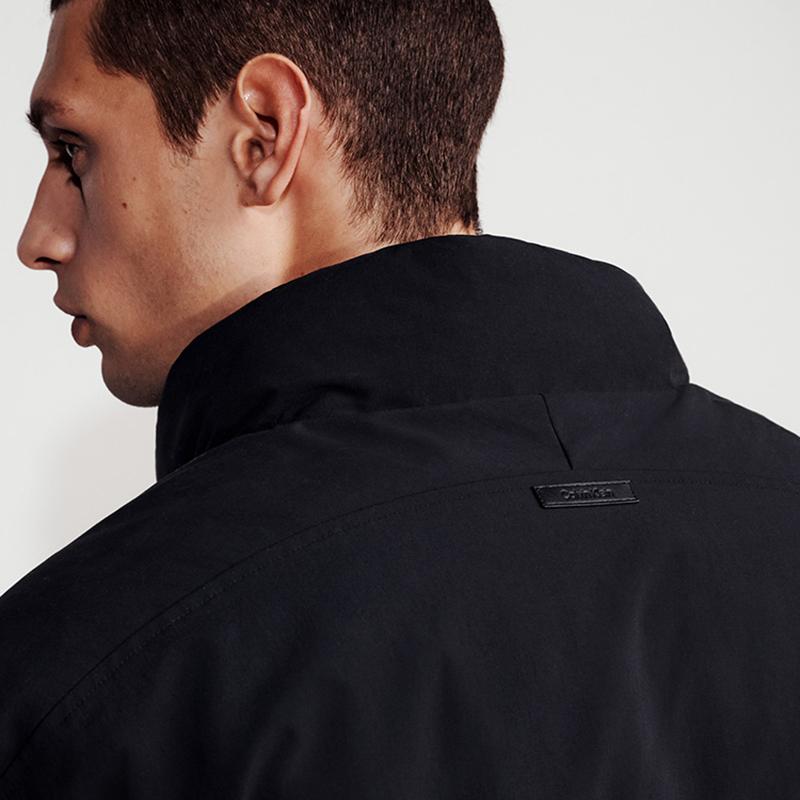 Calvin Klein Модная повседневная мужская куртка с воротником-стойкой из хлопка, цвет «космический черный» 40346MF