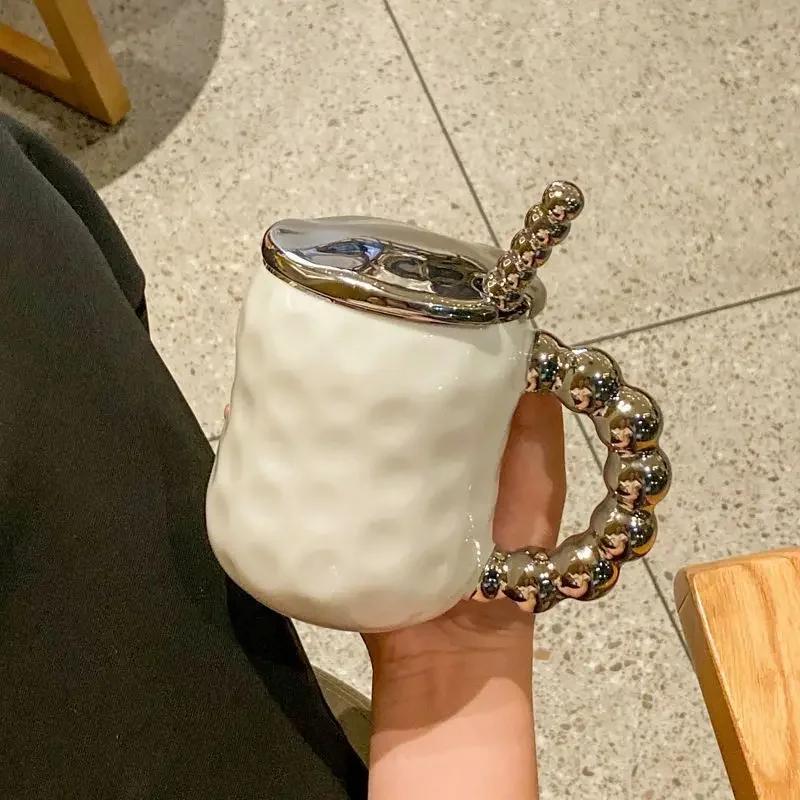 Утолщенная керамическая чашка Premium Feel Mark Cup с крышкой-ложкой, идеальная офисная чашка для девочек, идеальная чашка для питья для дома, кружки для кофе и воды