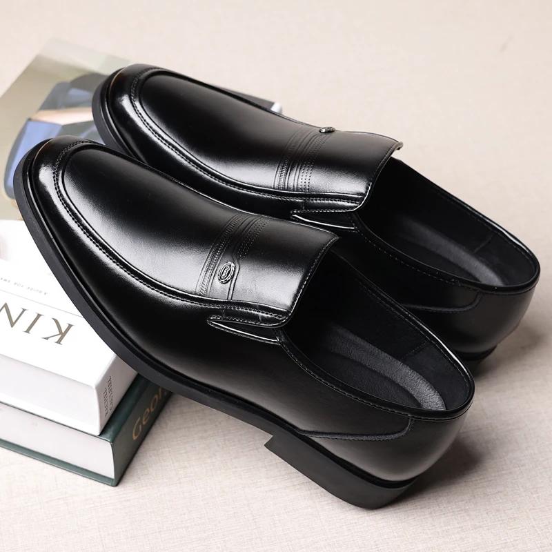 Кожаные туфли мужские без застежек на дырочки летние роскошные деловые мужские туфли для офиса Высококачественная элегантная мужская обувь для вечеринок и свадеб