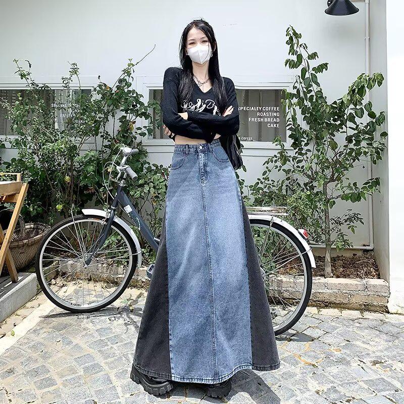 Ретро Джинсовая Юбка Миди А-силуэта в Лоскутном Стиле - Весна 2025 Женская Приталенная Модель с Цветным Блочным Дизайном