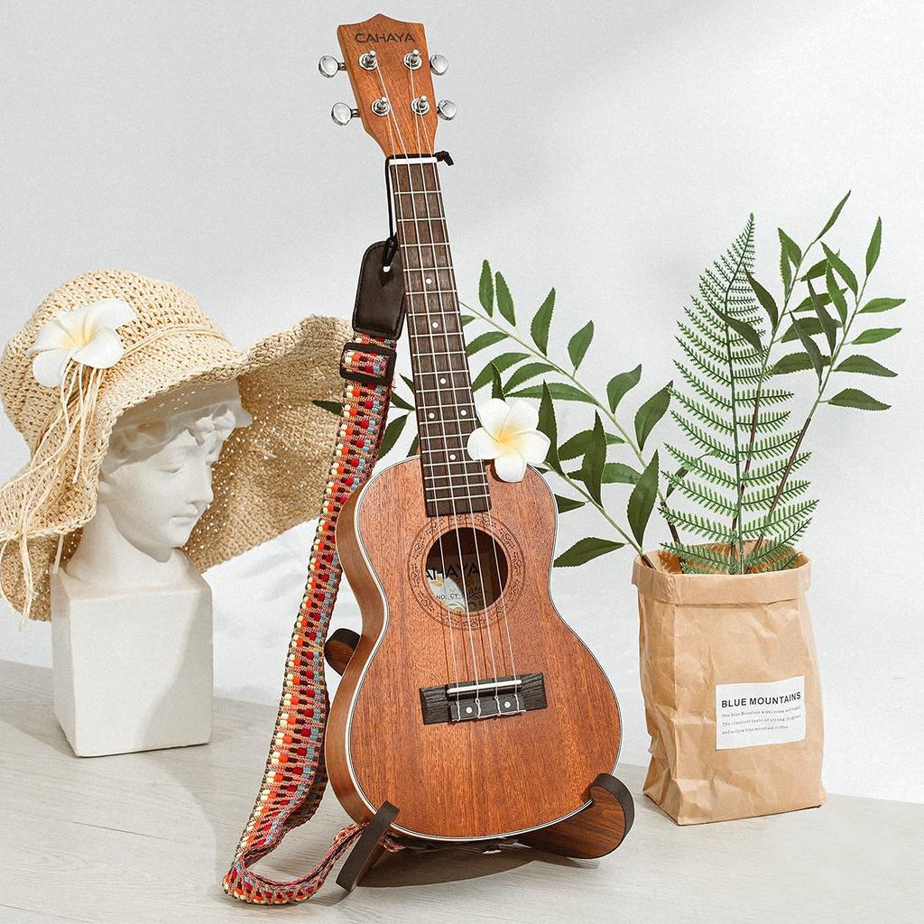 CAHAYA 23 Inch Ukulele Soprano Sapele Wood 3 Year Warranty Soprano Ukulele Ukulele Beginner 3 Piece Set of Accessories Strap x 1 Chord Chart x 1 Gig