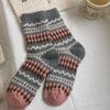 Женские ретро шерстяные носки в стиле Fair Isle - Этнический стиль, Теплые, Средней высоты, Идеально подходят для осени/зимы