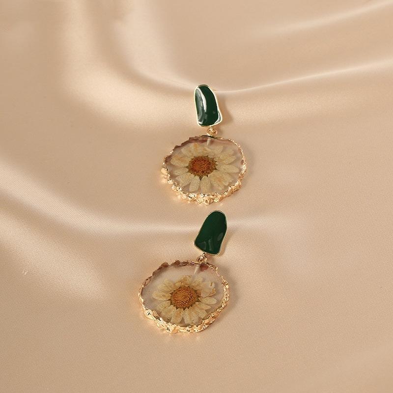 Летние свежие серьги-цветы подсолнуха и ромашки с сухоцветами, ощущение высокого класса, темперамент легкой роскоши, серьги, женские лесные серьги