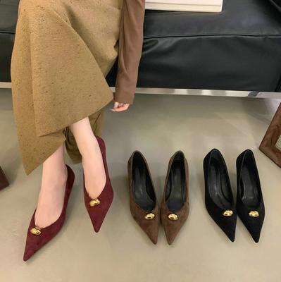 Элегантные женские туфли на танкетке с высоким каблуком 2025 года, новые офисные туфли с острым носком, женские туфли-лодочки с металлической пряжкой, модные туфли для вечеринок