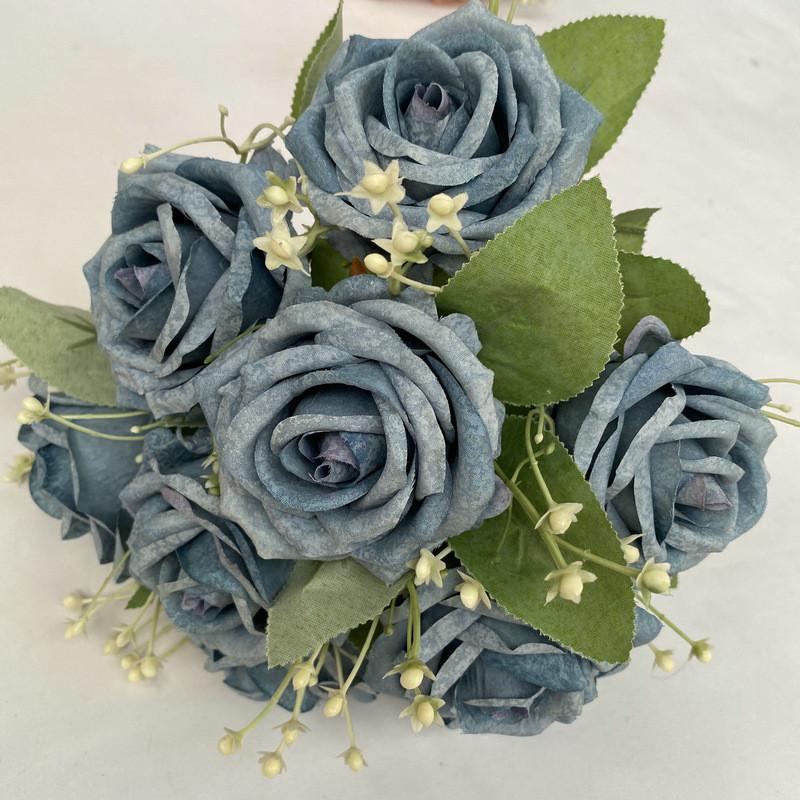 Искусственная композиция с розами в вазе для свадебной фотосъемки и оформления мероприятий