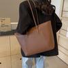 This Year, the Popular Large-capacity Tote Bag Women's 2025 New Casual Simple Underarm Bag Trendy Versatile Commuter Shoulder Bag
