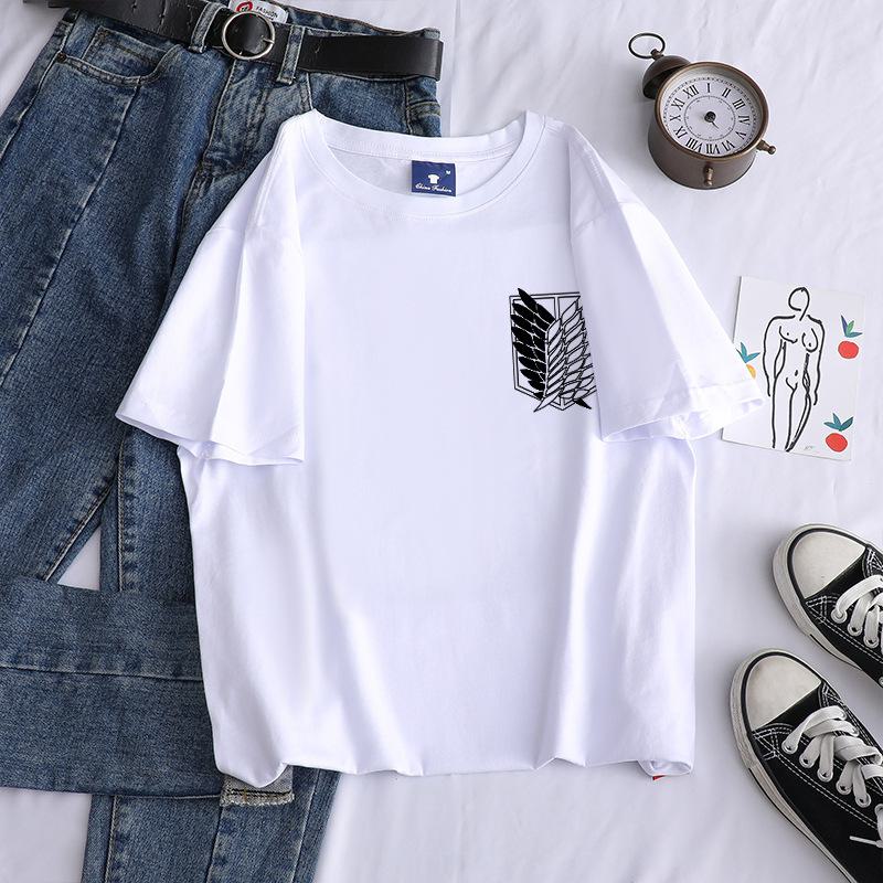 Футболка цвета карамели с логотипом Attack on Titan