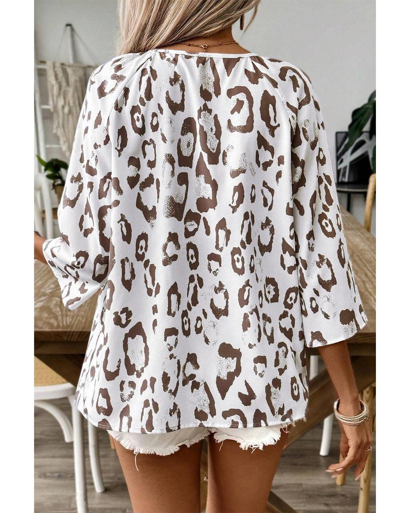 Azura Exchange Блузка цвета хаки с леопардовым принтом, V-образным вырезом и рукавами 3/4