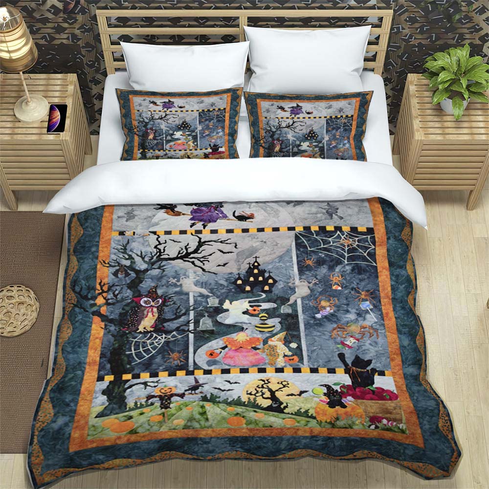 Halloween Patchwork Style Three-piece Bedding Set with Black Cat, Bat, Pumpkin, and Retro Plaid Print.
