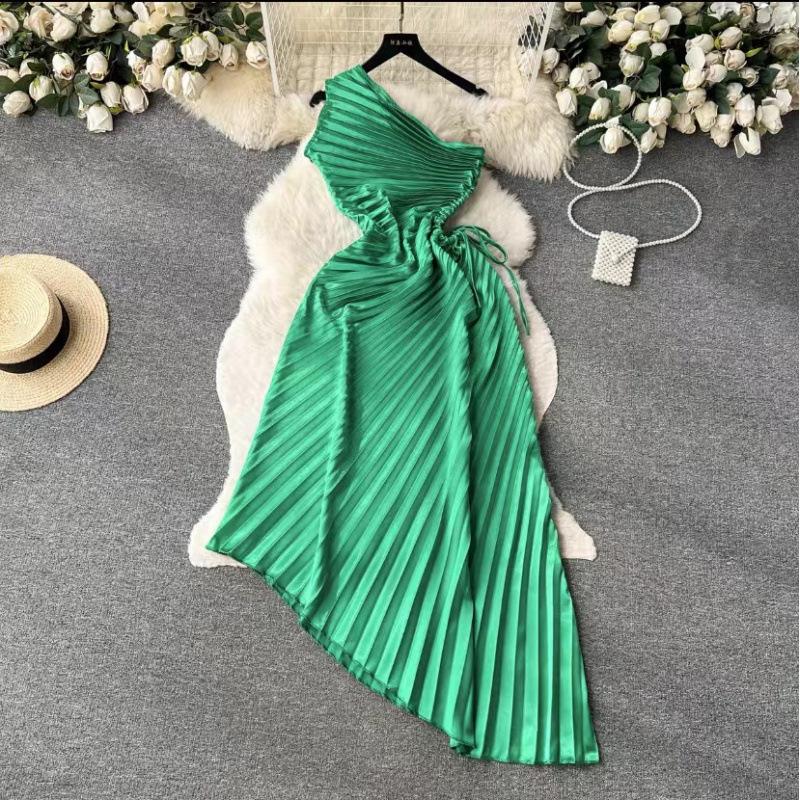 Slash shoulder dress women's high sense hollow waist pleated dress skirt waist irregular shoulder skirt temperament commute