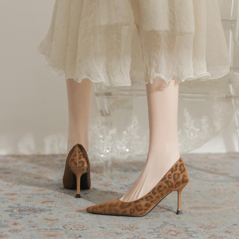 Leopard print pointed high heels women's thin heels 2025 autumn new niche design fashionable, sexy and elegant professional single shoes