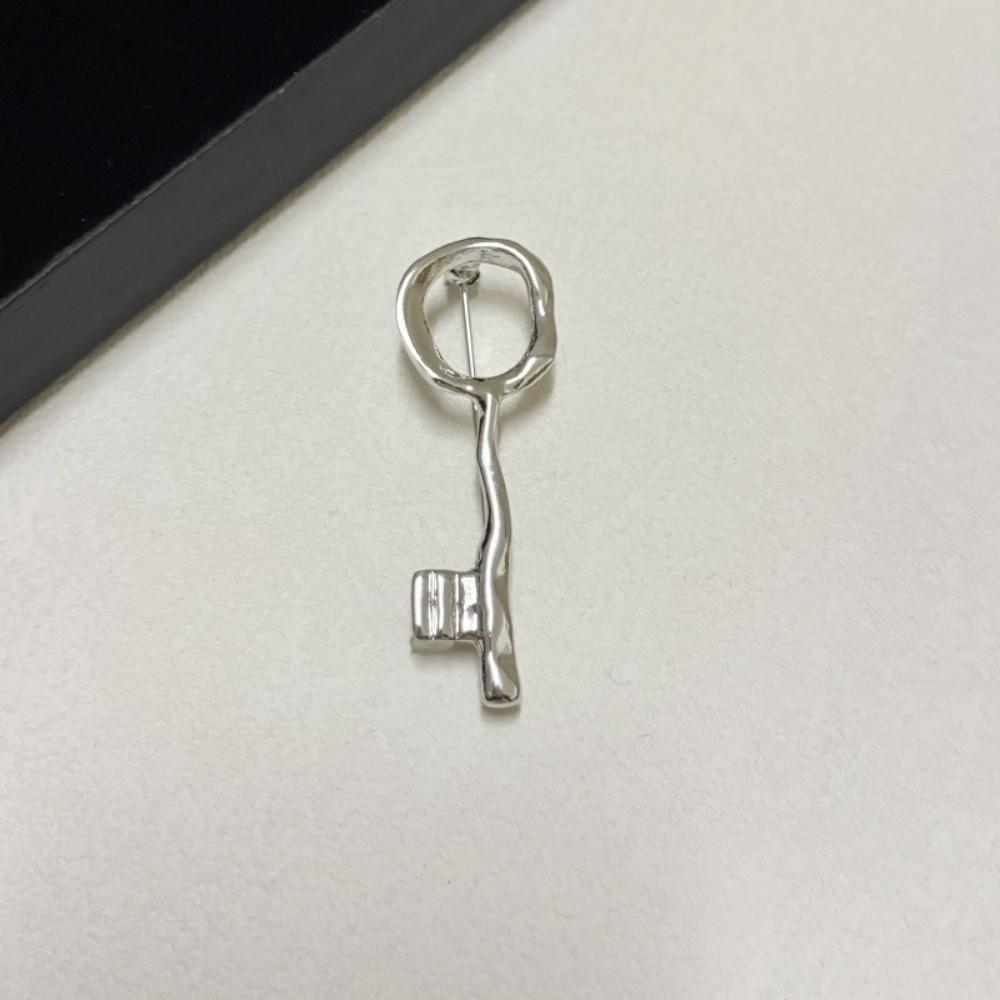 Lock Hole Design Key Shaped Brooch Vintage Style Metal Decorative Pin Suit Coat Accessory  Daily
