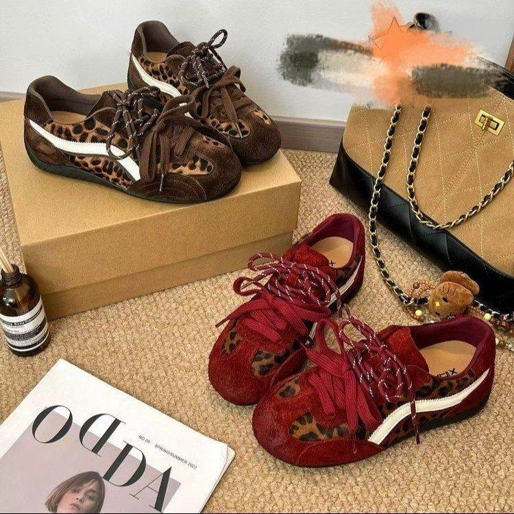 Версия из коровьей кожи 2025 осень новая красная кожа немецкие тренировочные туфли гоночные туфли женская спортивная и повседневная обувь обувь Форреста Гампа