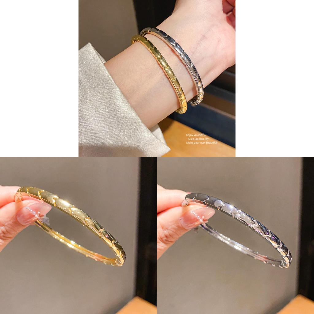 Fashion Stylish Gold Finish Arrow Pattern Wristband For Womens Trendy Accessories