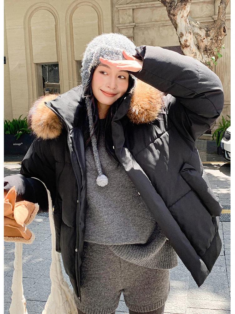 Женская короткая ветрозащитная теплая зимняя куртка с капюшоном из большого меха и рукавами реглан