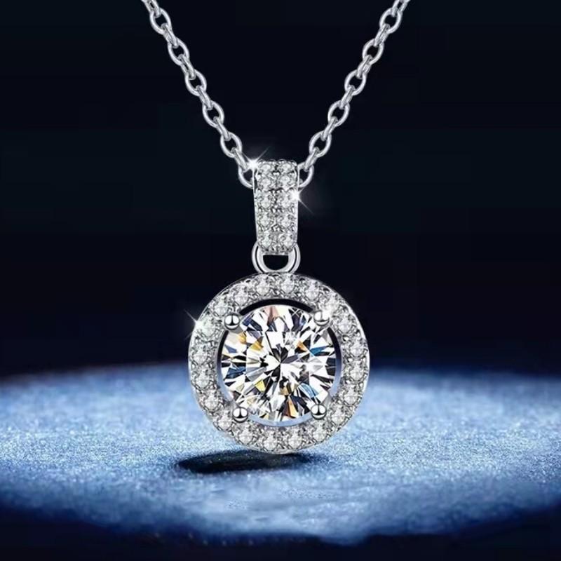 Fashion Luxury Eight Hearts and Eight Arrows Round Bag Pendant Necklace Female Clavicle Chain Jewelry