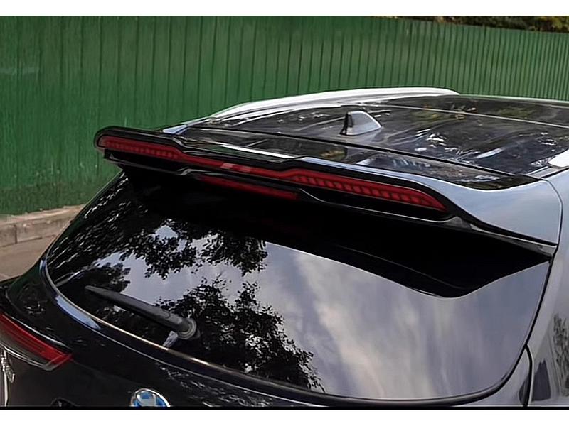 Rear, roof, and high-profile spoilers for 2021-2024 Toyota Sienna and Retvia models.