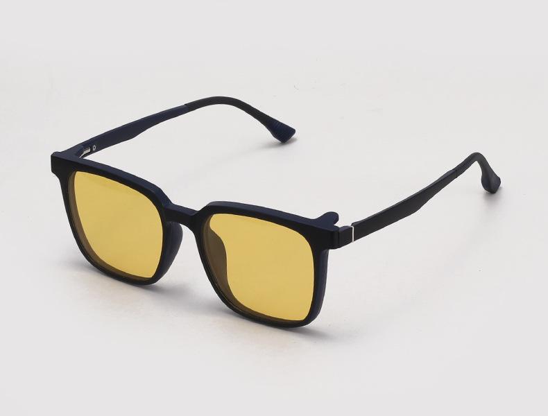 TJ2190 Unisex Three-in-One Magnetic Polarized Clip-on Sunglasses Set