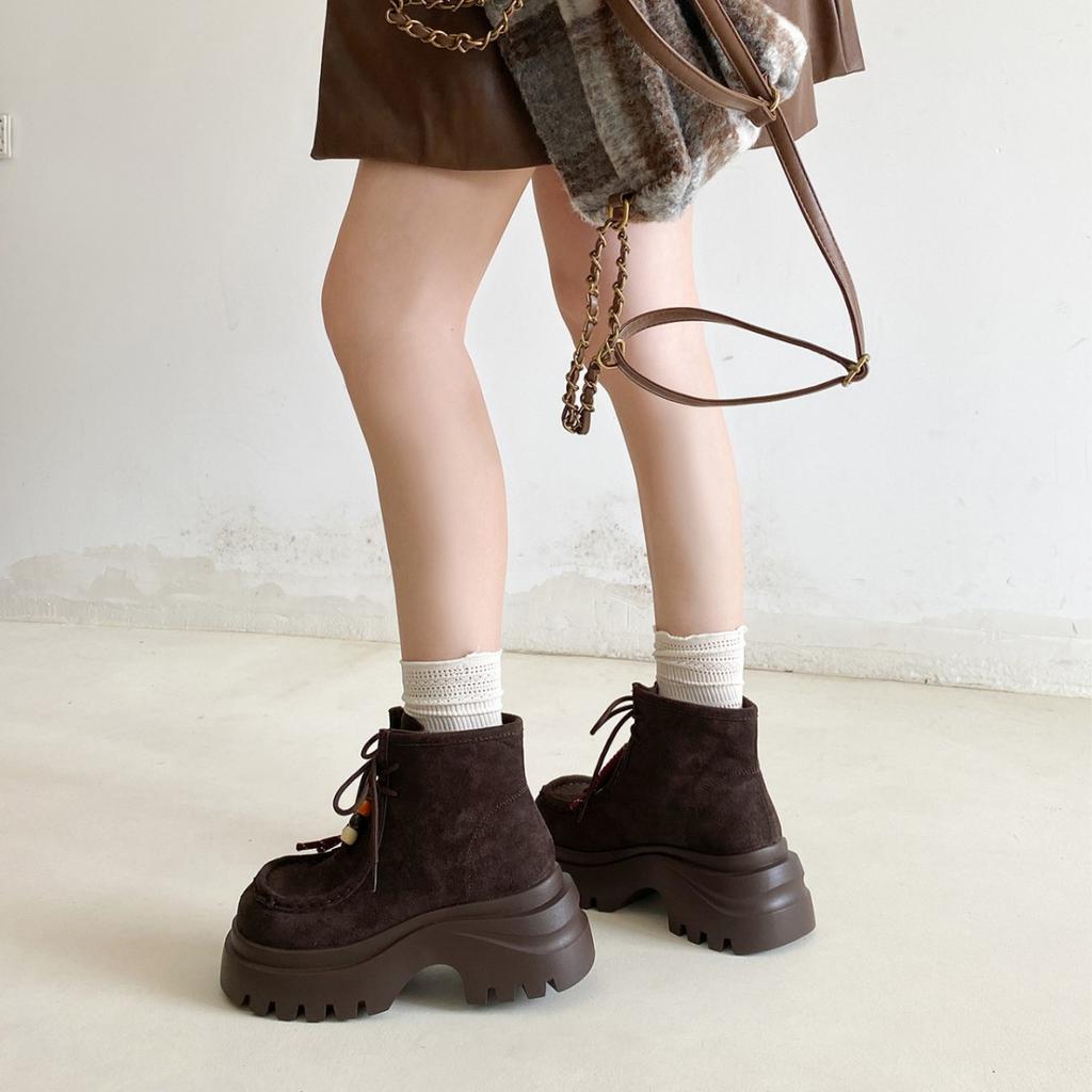 Korean Version of Fashion Design Sense Versatile Thick-soled Martin Boots Women's Autumn and Winter 2025 New Outer Wear Lace-up Short Boots