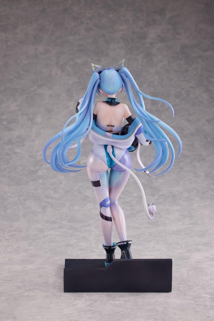 Фигурка из ПВХ и АБС масштаба 1/7 "Мотоциклистка Айла" по оригинальной иллюстрации Мишне