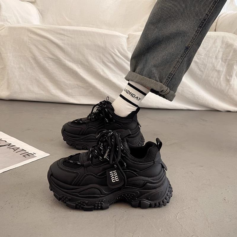 Женские кроссовки на толстой подошве для увеличения роста весной и осенью Новые популярные белые повседневные спортивные туфли