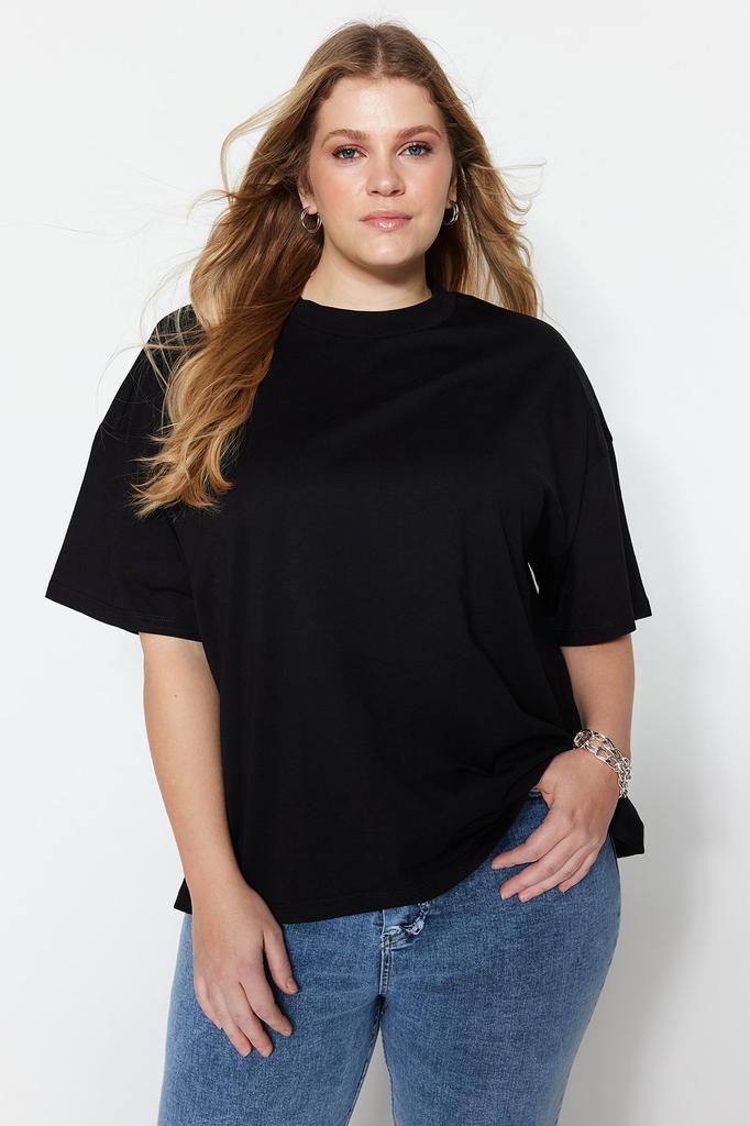 Женская базовая трикотажная футболка больших размеров в рубчик с широким воротником темно-синего цвета больших размеров