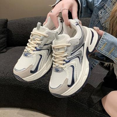 Сетчатые дышащие туфли для папы на толстой подошве для женщин, весна 2025, новые дышащие удобные универсальные повседневные спортивные туфли на шнуровке