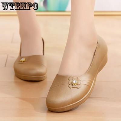 Женская кухонная водонепроницаемая нескользящая рабочая обувь для всех сезонов с резиновыми ботинками с мелким носком, повседневная обувь для медсестер на плоской подошве с мягкой толстой подошвой