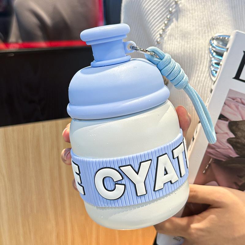 New niche chubby insulated cup in candy colors with a straw, high aesthetic student water cup, portable insulated cup with a carrying strap