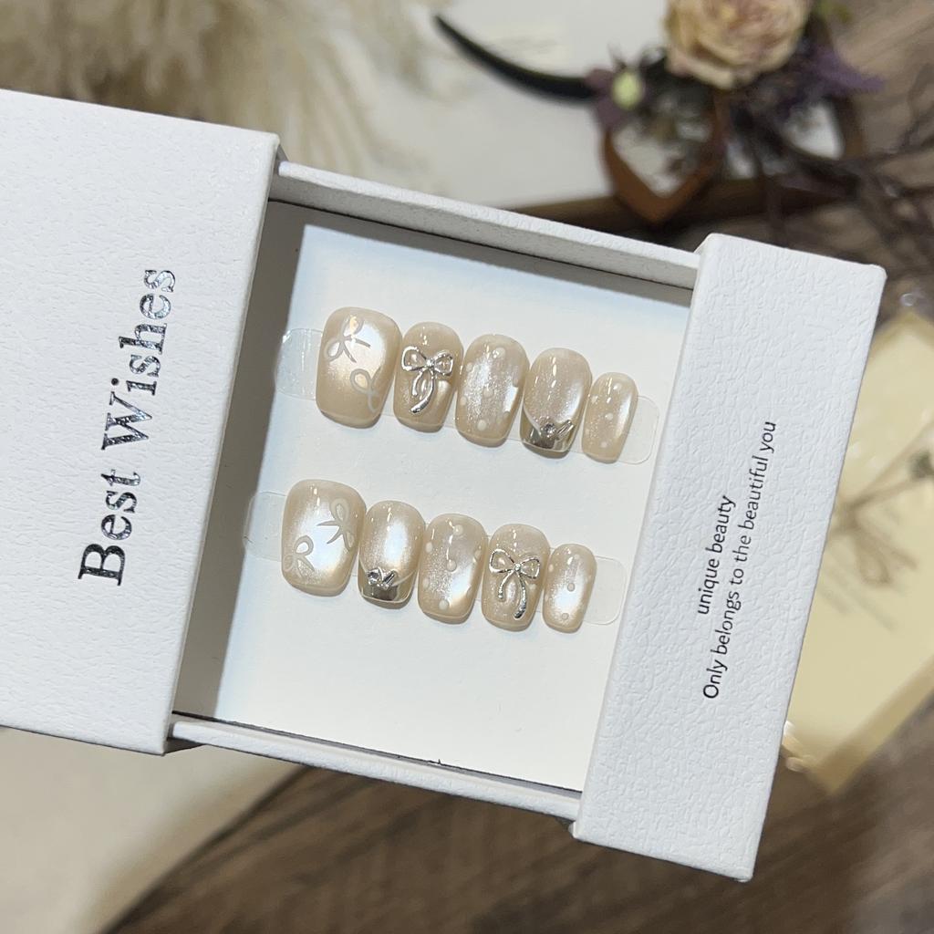 Cat Eye Scent Style Wearing Armor Short Style High-end Ambient Light Bulb Cat Eye Nail Art Hand-painted Bow Magic Mirror French