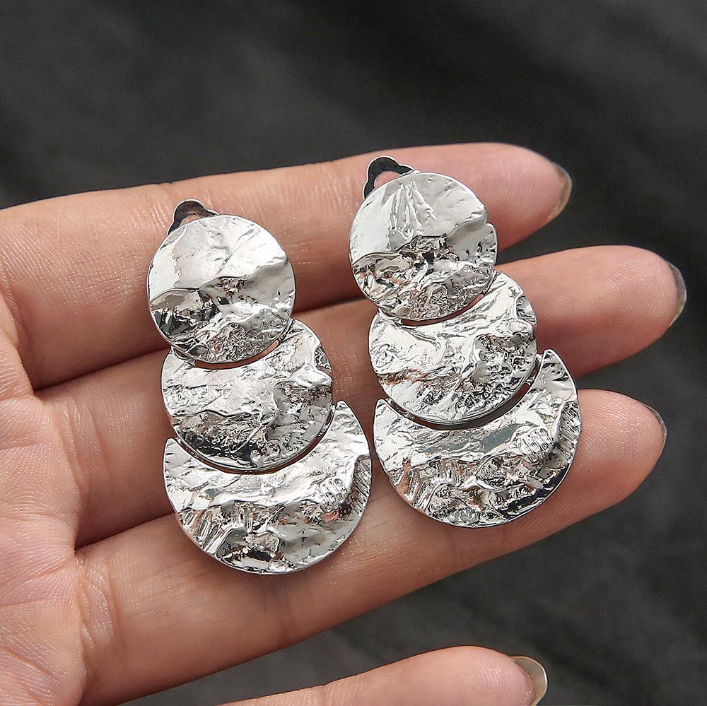 Экологичные серьги из барочного металла - Минималистичные круглые и неправильной формы клипсы для женщин