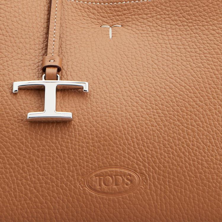 Tods Металлический кулон Съемный регулируемый плечевой ремень Кожаная сумка-тоут Сумка для покупок Сумка через плечо Мини Женские сумки-тоут Коричневый XBWAPAEL000QRI9P13