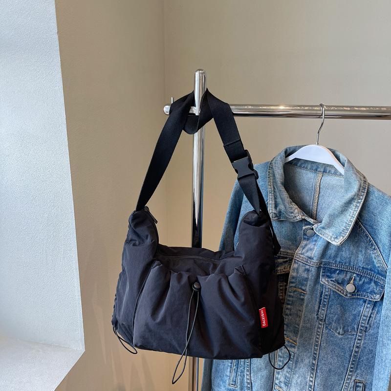 Сумка женская большой вместимости новая простая и универсальная плиссированная на плечо сумка-мессенджер классная сумка-тоут