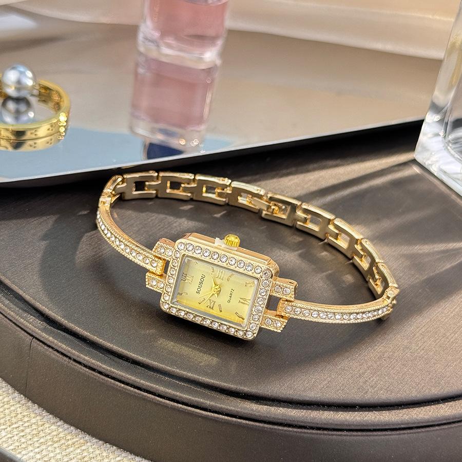 Alloy Bracelet Watch Square Medieval Exquisite Quartz Watch Women's Light Luxury Watch