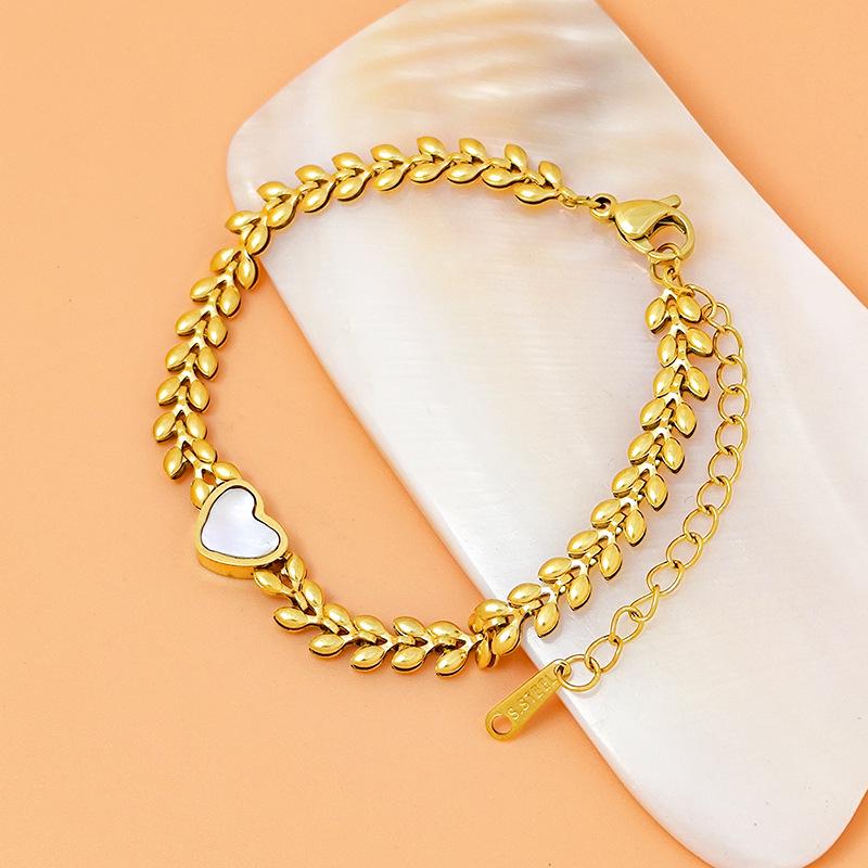 Original Design Exquisite Heart-Shaped White Mother-of-Pearl Bracelet, Double-Sided Wearable, 18K Gold Plated Titanium Steel for Women