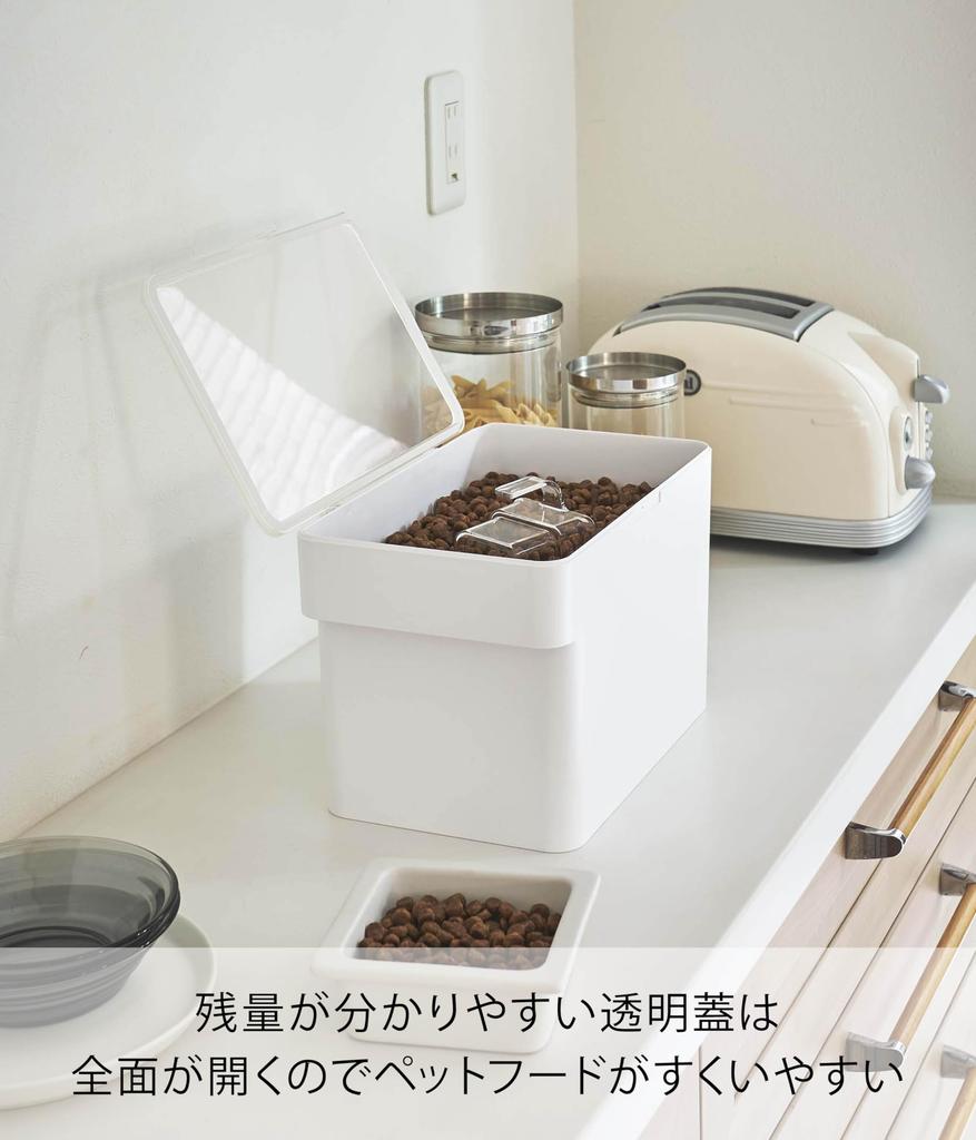Yamazaki Jitsugyo Airtight Pet Food Stocker 3.5kg with Measuring Cup White Approx. W30 X D19.7 X H19.2cm (When Lid Is Open Approx. H37.5cm) Tower