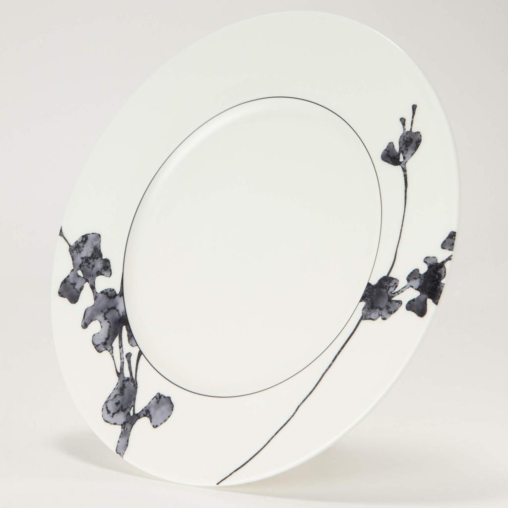 NARUMI Black Plant Print Plate, 23cm, Black, Plant Pattern, Stylish Meat Plate, Microwave Safe, Made In Japan, 51230-5514