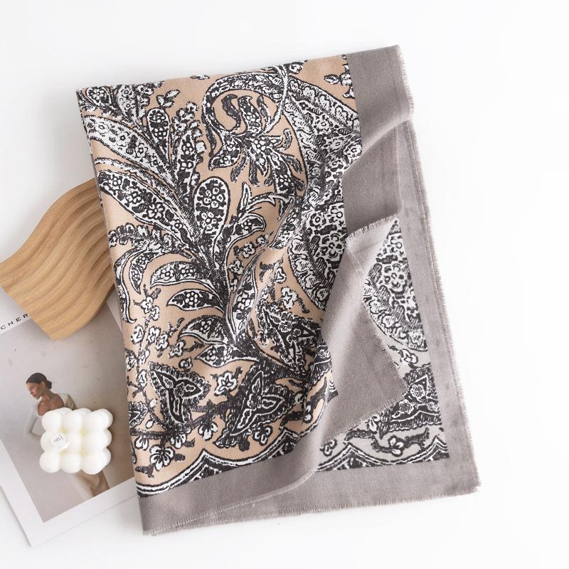 Retro Ethnic Style Color Block Printed Scarf for Women Fresh and Sweet Auspicious Pattern Shawl Fashionable Warm and Soft Scarf