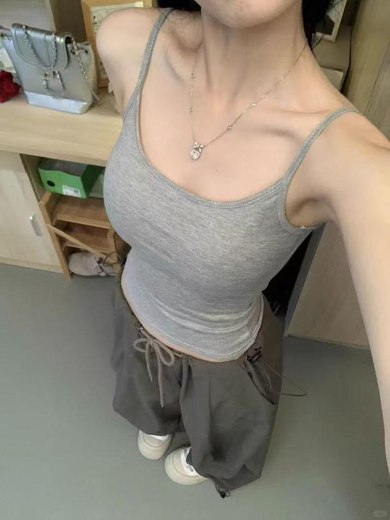 Шикарный бархатный зимний топ-майка с U-образным вырезом, на тонких бретелях и с подкладкой