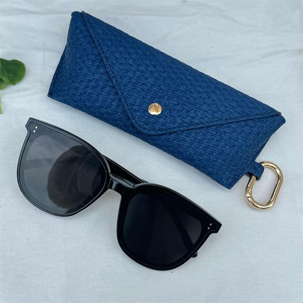Плетеная из соломы сумка для очков Многофункциональный чехол для очков из ПУ кожи Защитная сумка для очков Креативный держатель для очков с брелком Для