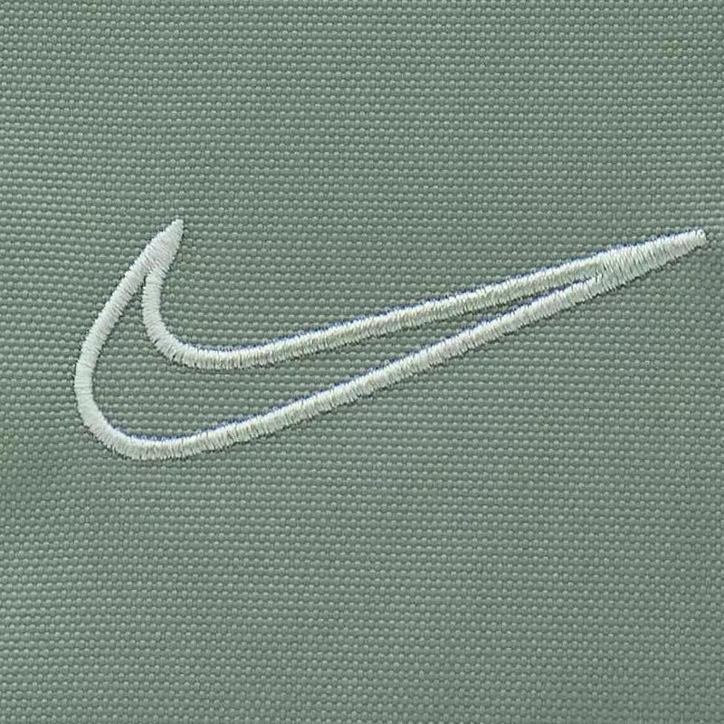 Nike Сумка-тоут для спортивной одежды и для поездок (20L)