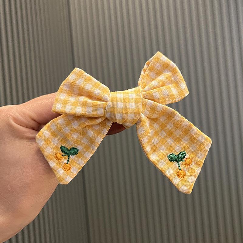 Вышитые заколки-бантики с вишнями для девочек - Академический стиль осени и зимы