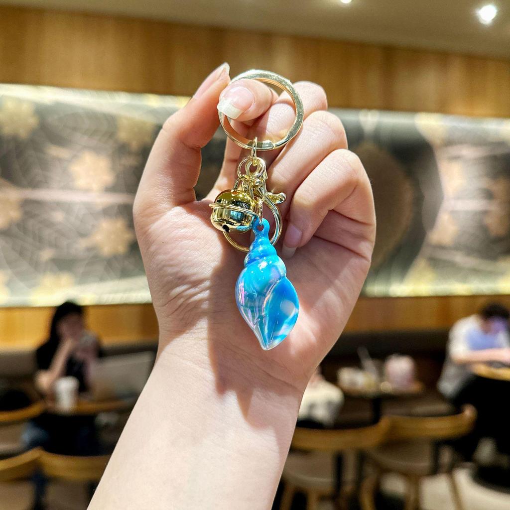 Iridescent Seashell Acrylic Keychain: Chic & Colorful Pendant for Girls' Bags & Cars